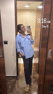 Anushka Sen feet photo thumbnail