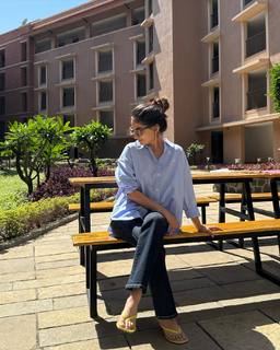 Anushka Sen feet photo thumbnail