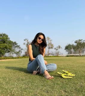 Anushka Sen feet photo thumbnail