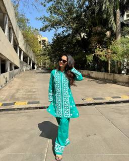 Anushka Sen feet photo thumbnail