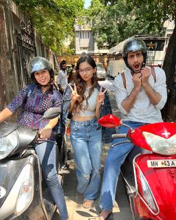 Anushka Sen feet photo thumbnail