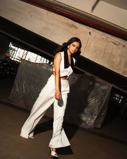Anushka Sen feet photo thumbnail