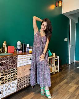 Anushka Sen feet photo thumbnail