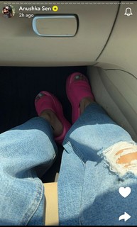 Anushka Sen feet photo thumbnail