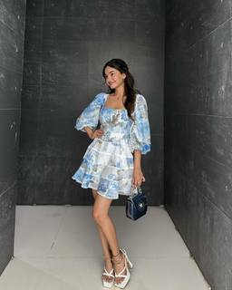 Anushka Sen feet photo thumbnail