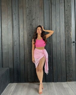 Anushka Sen feet photo thumbnail