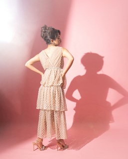 Anushka Sen feet photo thumbnail