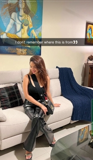 Anushka Sen feet photo thumbnail