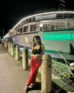 Anushka Sen feet photo thumbnail