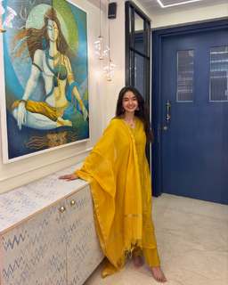 Anushka Sen feet photo thumbnail