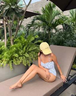 Anushka Sen feet photo thumbnail