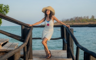 Anushka Sen feet photo thumbnail