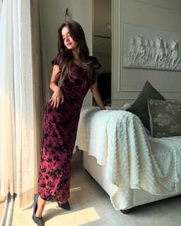 Anushka Sen feet photo thumbnail