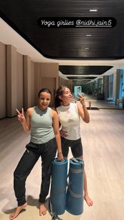Anushka Sen feet photo thumbnail