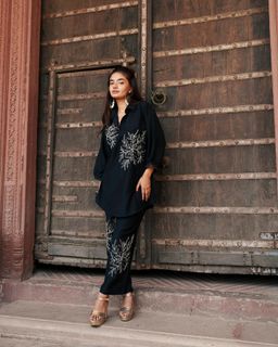 Anushka Sen feet photo thumbnail