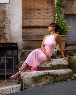 Anushka Sen feet photo thumbnail