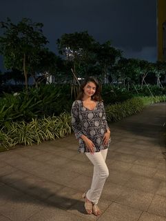 Anushka Sen feet photo thumbnail