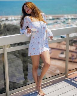 Anushka Sen feet photo thumbnail