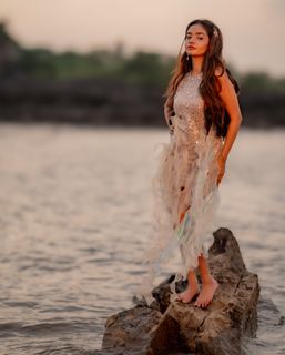 Anushka Sen feet photo 13