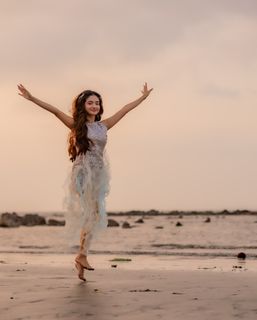 Anushka Sen feet photo 10
