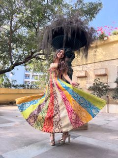 Anushka Sen feet photo 8