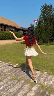 Anushka Sen feet photo 4