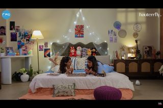 Anushka Sen feet photo 10