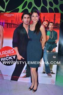 Anushka Sharma feet photo thumbnail