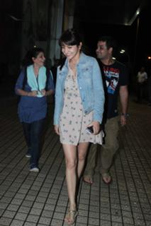 Anushka Sharma feet photo thumbnail