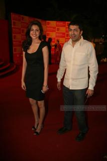 Anushka Sharma feet photo thumbnail