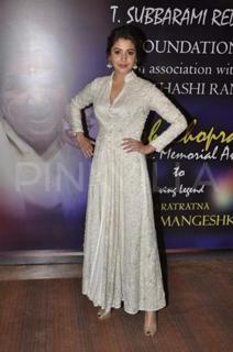 Anushka Sharma feet photo thumbnail
