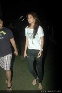 Anushka Sharma feet photo thumbnail