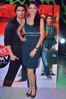 Anushka Sharma feet photo thumbnail