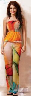 Anushka Sharma feet photo thumbnail