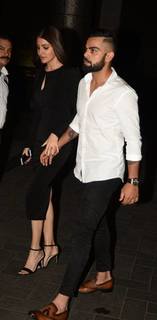 Anushka Sharma feet photo thumbnail