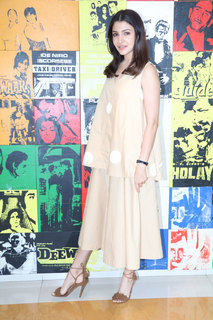 Anushka Sharma feet photo thumbnail