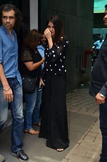 Anushka Sharma feet photo thumbnail
