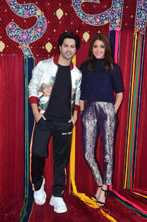 Anushka Sharma feet photo thumbnail