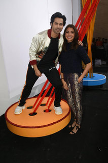 Anushka Sharma feet photo thumbnail