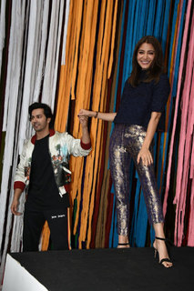 Anushka Sharma feet photo thumbnail