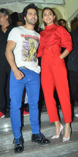 Anushka Sharma feet photo thumbnail