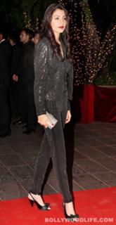 Anushka Sharma feet photo thumbnail