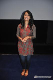 Anushka Shetty feet photo thumbnail