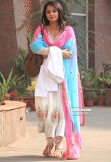 Anushka Shetty feet photo thumbnail