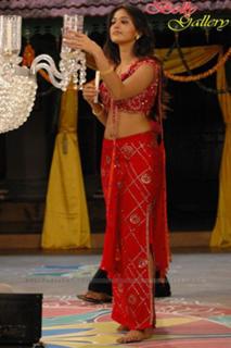 Anushka Shetty feet photo thumbnail