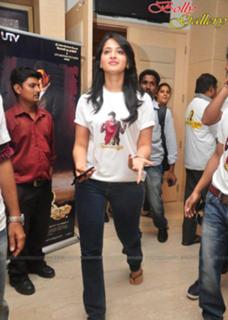 Anushka Shetty feet photo thumbnail