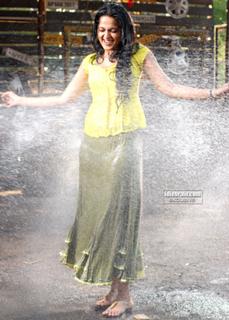 Anushka Shetty feet photo thumbnail