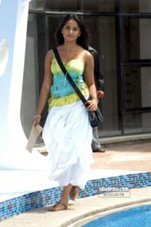 Anushka Shetty feet photo thumbnail