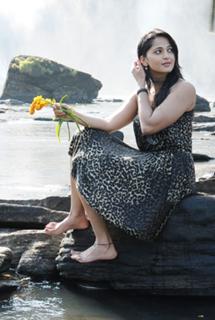 Anushka Shetty feet photo thumbnail