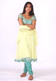 Anushka Shetty feet photo thumbnail